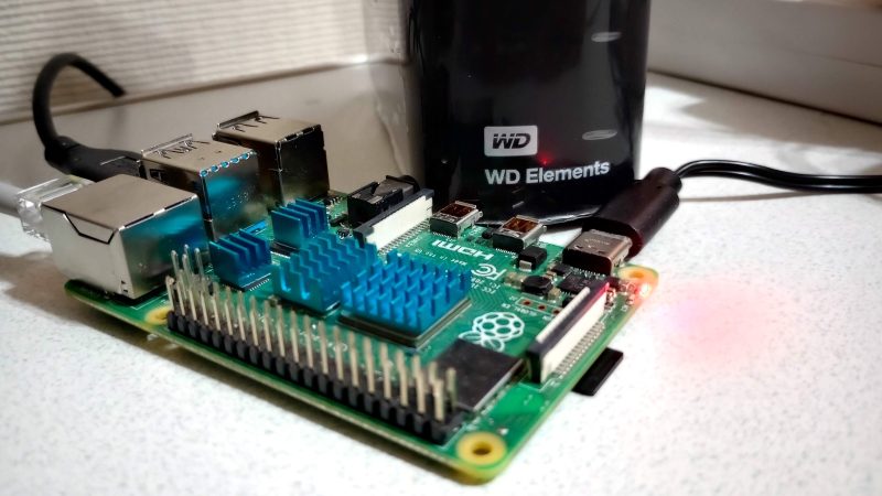 Raspberry-Pi-4-with-WesternDigital-HDD